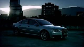 Audi S8 D3 - Publicité - Course avec le soleil
