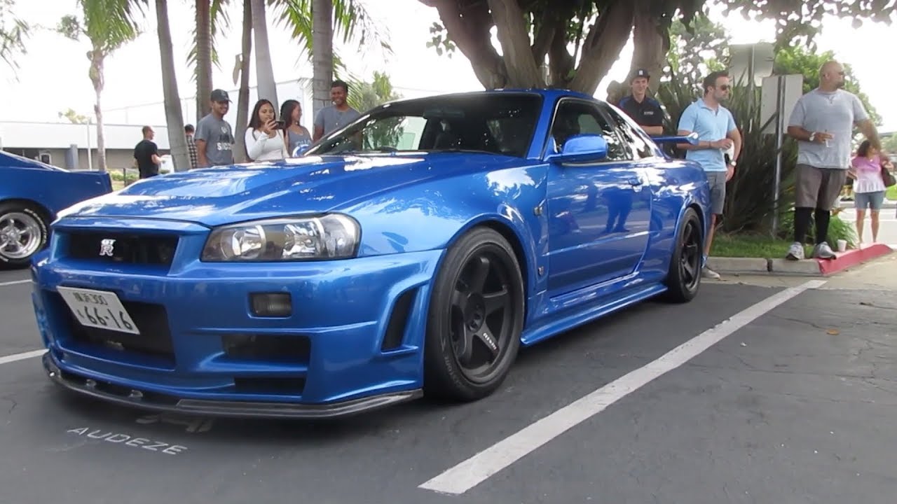 Bayside Blue Nissan Skyline R34 GT-R