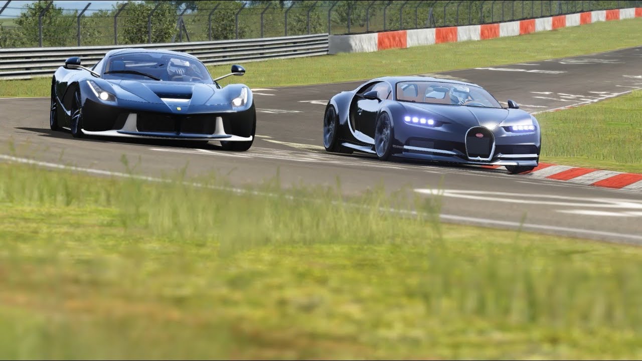 Bugatti Chiron vs Ferrari LaFerrari at Nordschleife