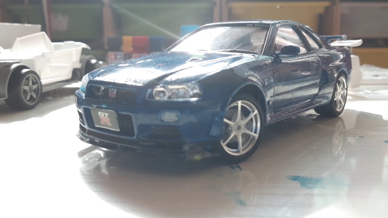 타미야 Nissan Skyline GT-R V-Spec II R34 쇼케이스