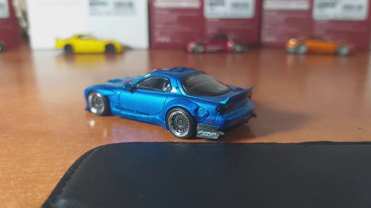 Showcase ignition 1/64 mazda rx7 rocket bunny