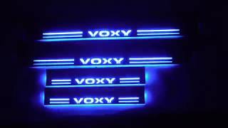 トヨタ ヴォクシー VOXY 80系85系 LEDスカッフプレート 流れる青 シーケンシャル 4点セット