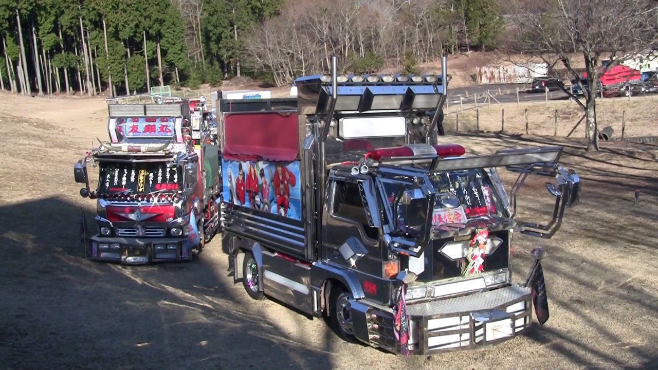 【デコトラ】⭐全国一番会⭐【アートトラック】みんなで楽しく年を越そうin GOTEMBA
《富士フェニックス短期大学跡地》
YouTube長州デコトラ騎兵隊🏯🏯⏯️＃263