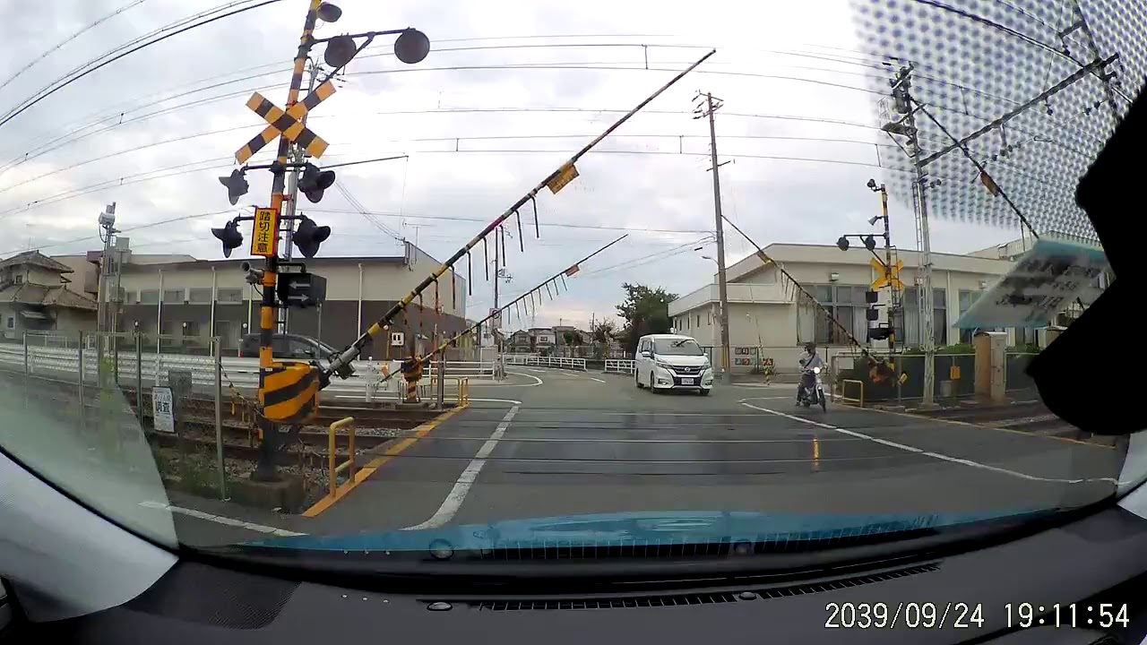 ドライブレコーダー  迷惑運転 踏切前一時不停止 兵庫県播磨町