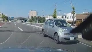 日産マーチ逆走