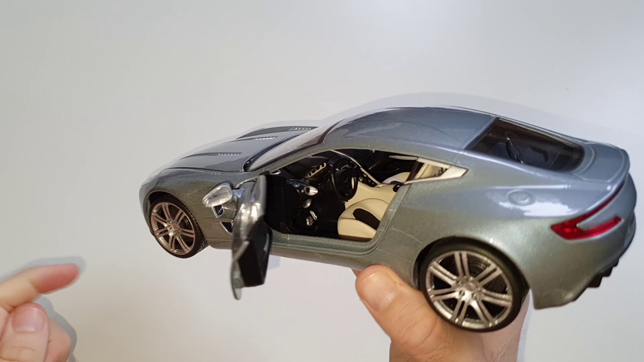 1:18 Aston Martin One-77 Mondo Motors