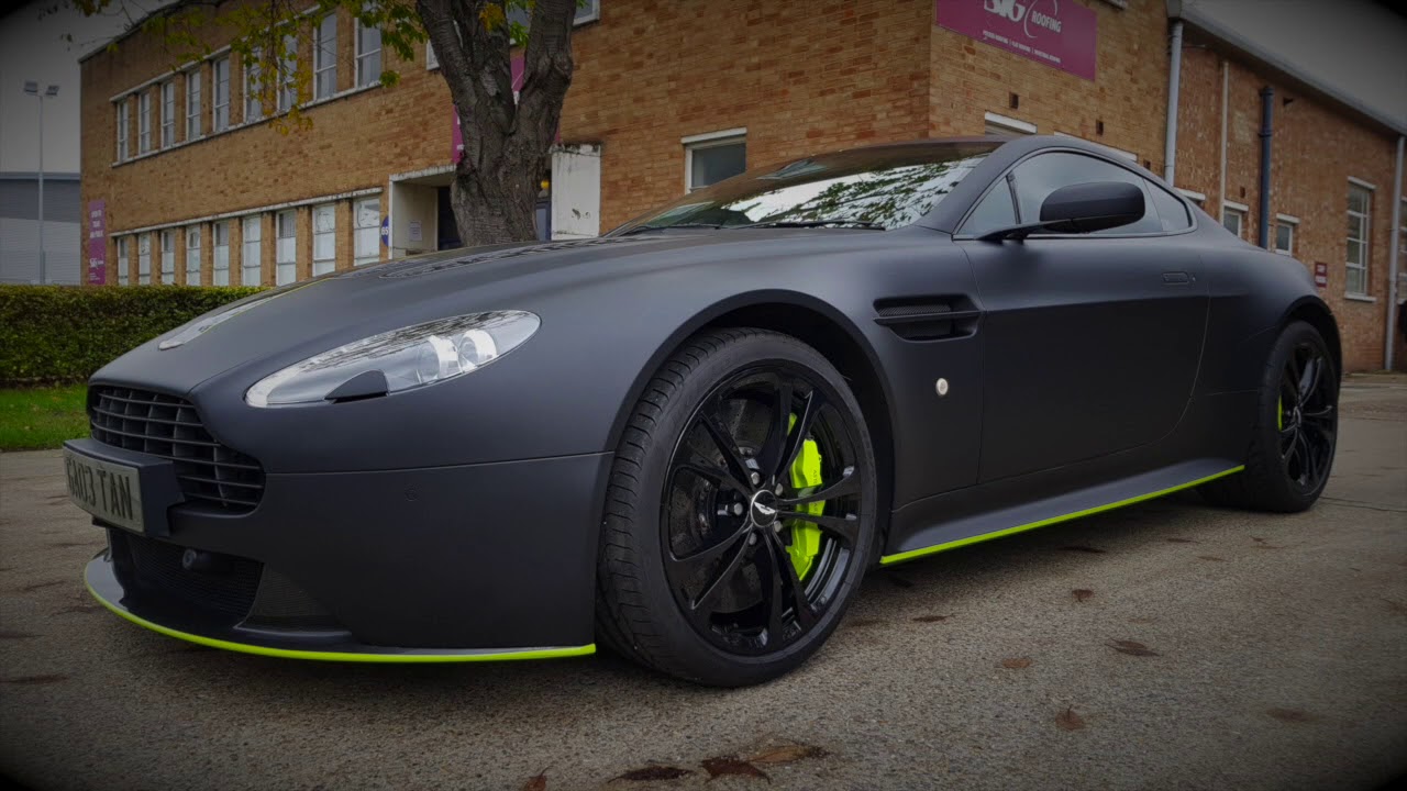 Alien Aston Martin Vantage V12