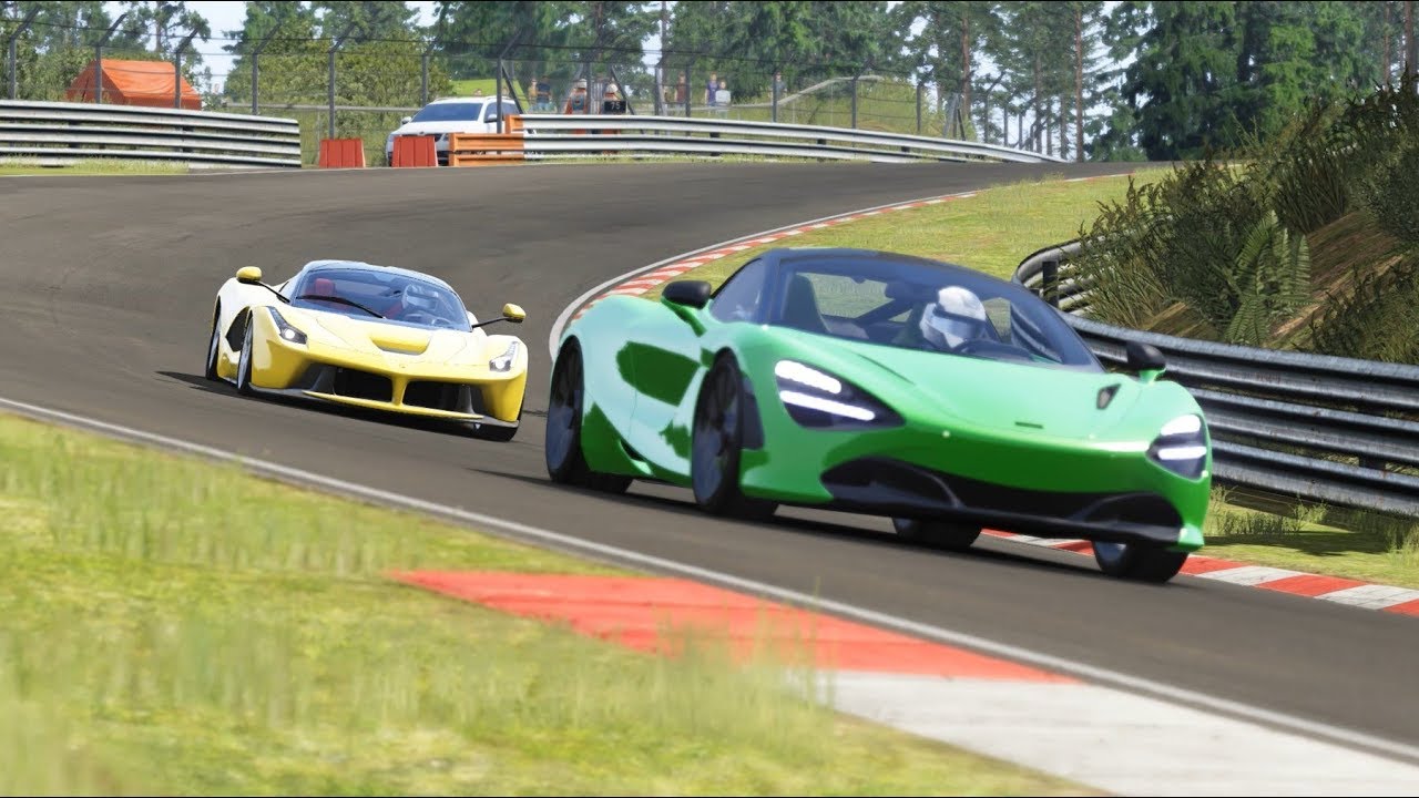 Ferrari LaFerrari ( Cockpit ) vs McLaren 720S at Nordschleife