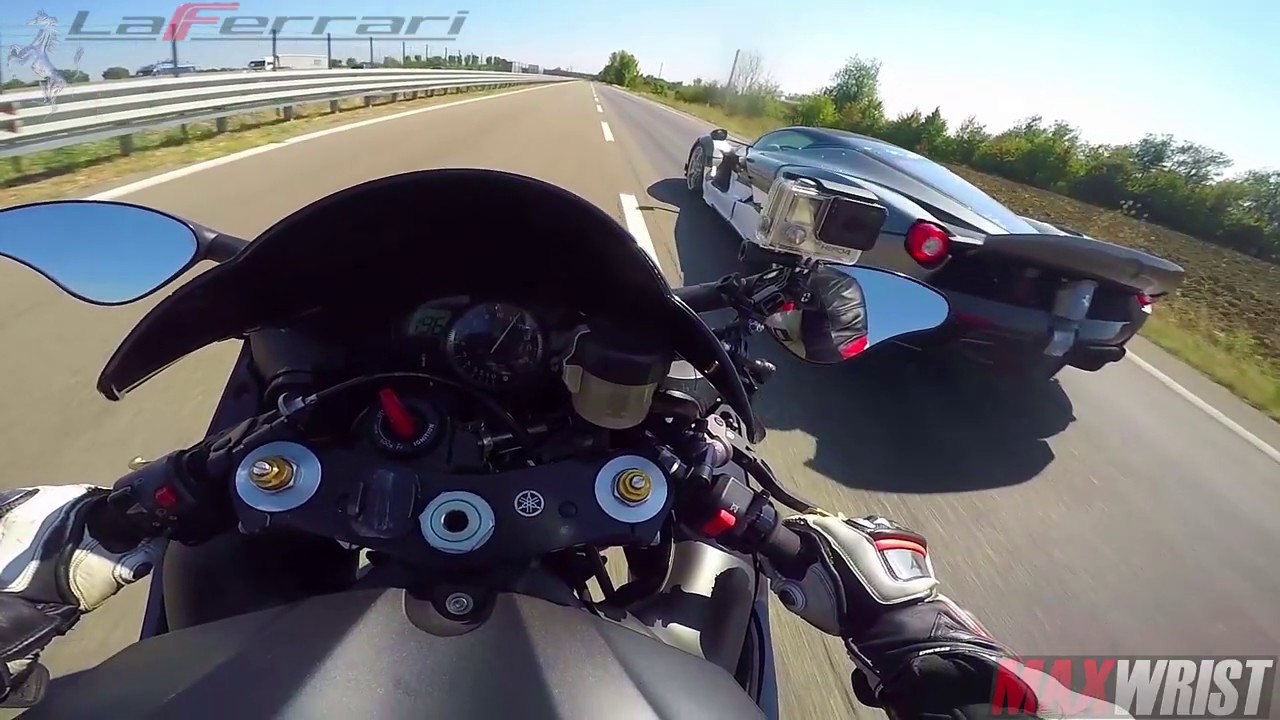 LAFERRARI vs YAMAHA R1!