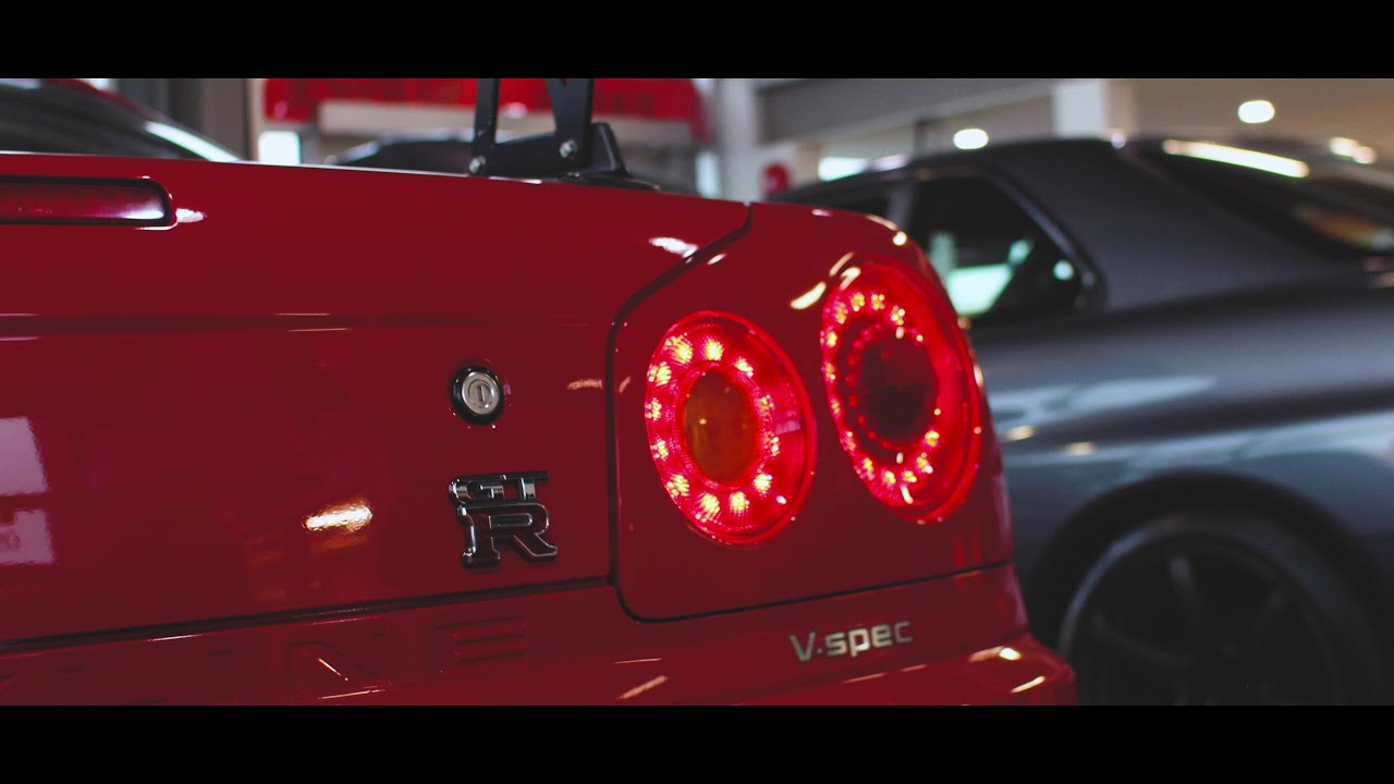 R34 GTR showroom.