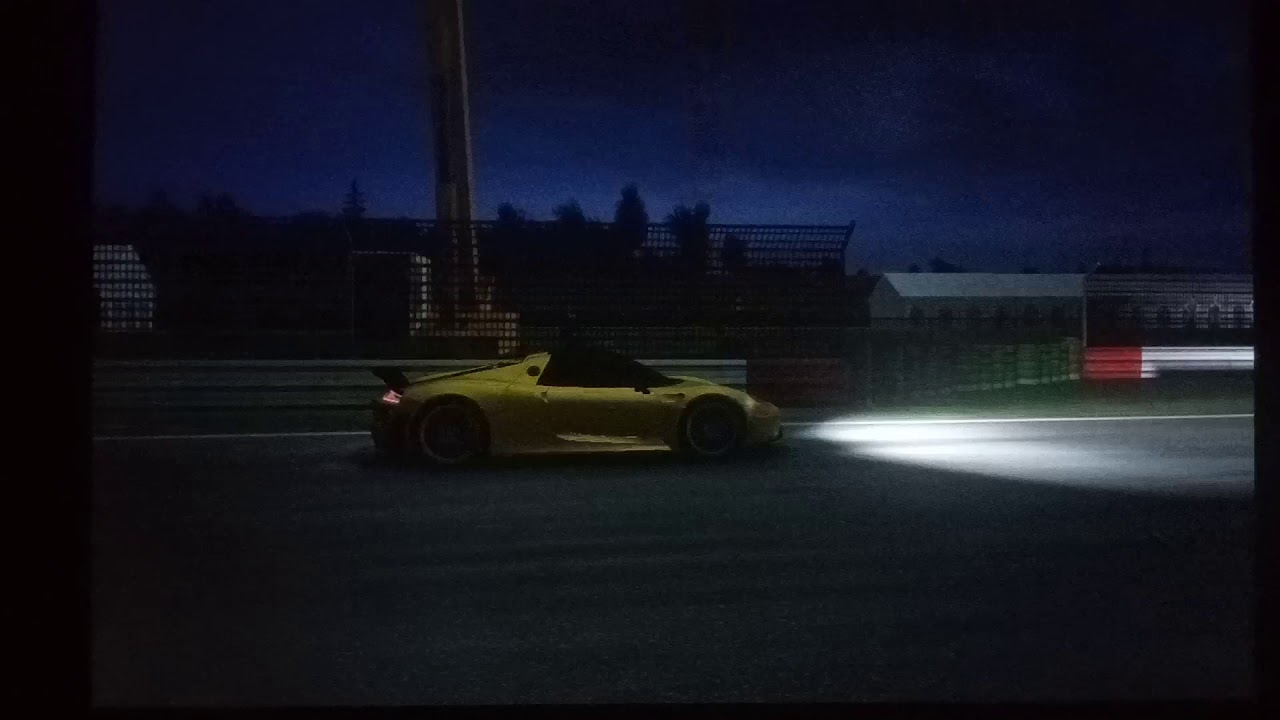 Real Racing 3-Tony:Porsche 918 Weissach Package-Hockenheimring(Night)