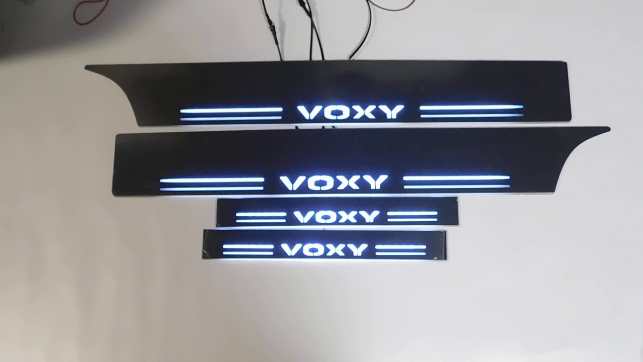 ヴォクシー VOXY 80 85系 LED スカッフプレート白 シーケンシャル