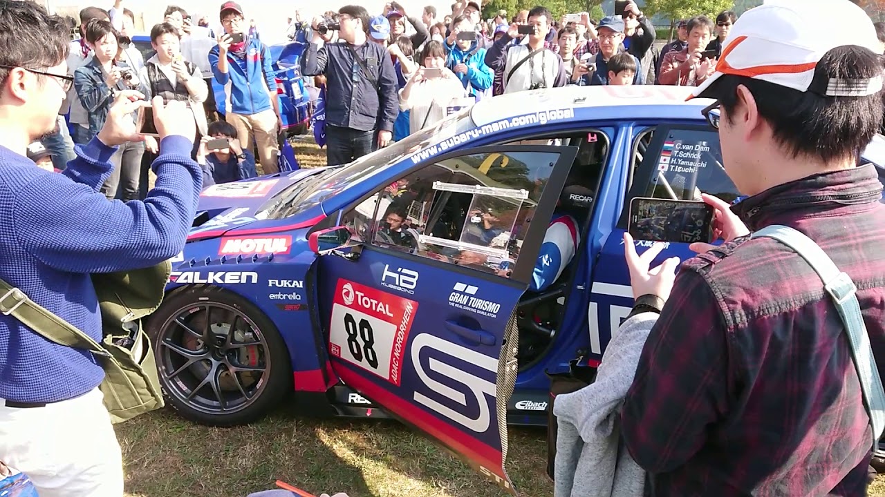 スバルWRX 2019年ニュル24Hクラス優勝車 辰己監督エンジン始動