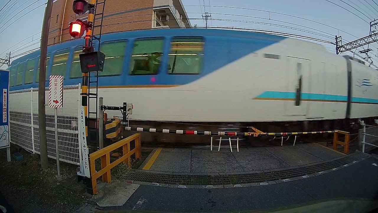 【近鉄電車】特急しまかせ　名古屋行き　踏切通過【ドライブレコーダー撮影】