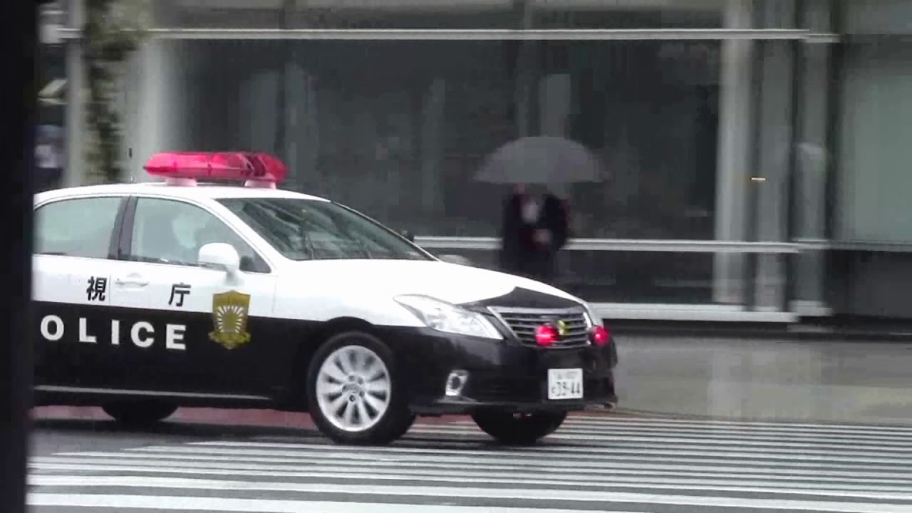 【警察】思いっきりアウトなタクシーを追うパトカー