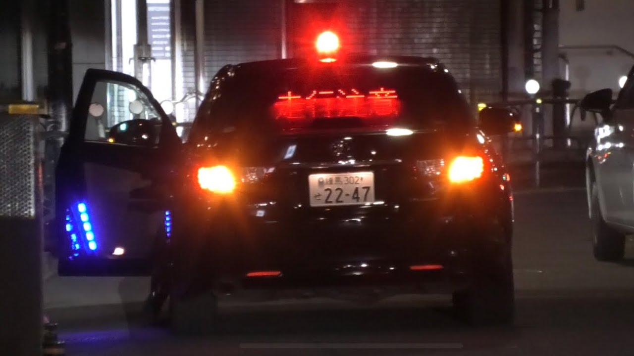 交通覆面・パトカー走行シーン(15)