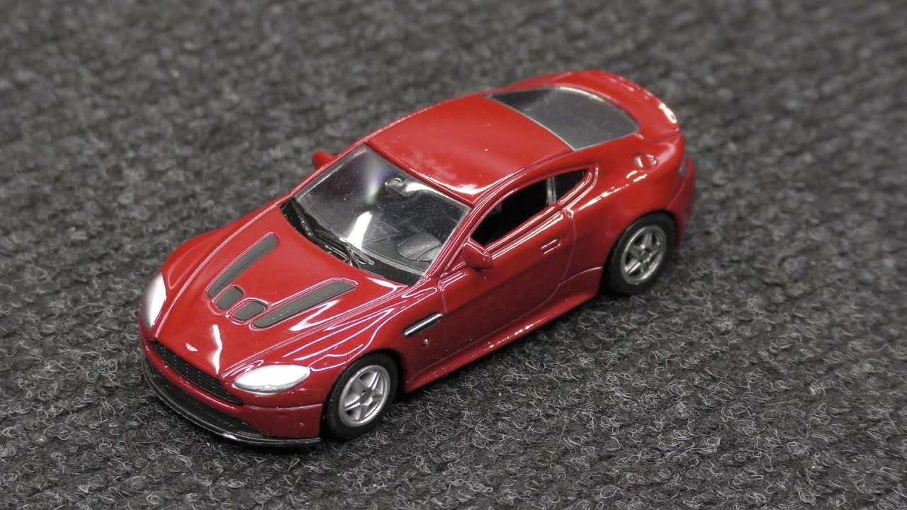 66. Legendary Cars 16 – Aston Martin V12 Vantage 1/60