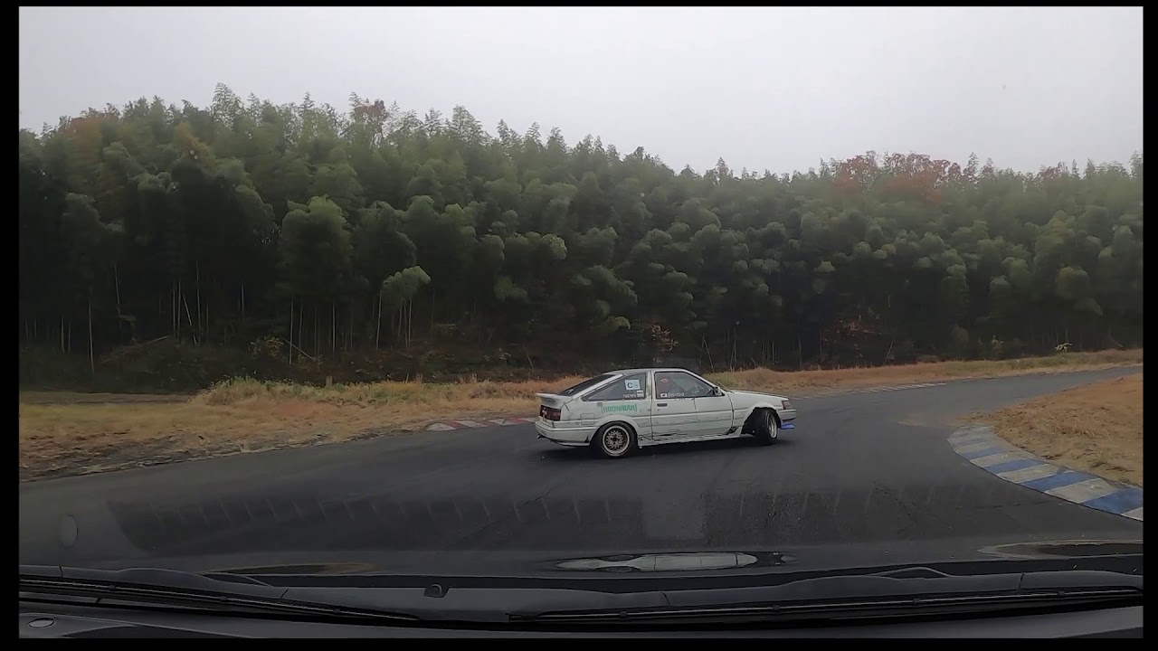 ドリフトを追いかけて撮る。AE86　マーク2