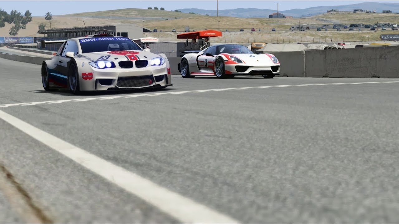 BMW S1 GC10 vs Porsche 918 Spyder at Laguna Seca