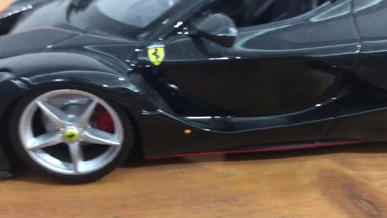 Burago Ferrari LaFerrari Aperta 1/24