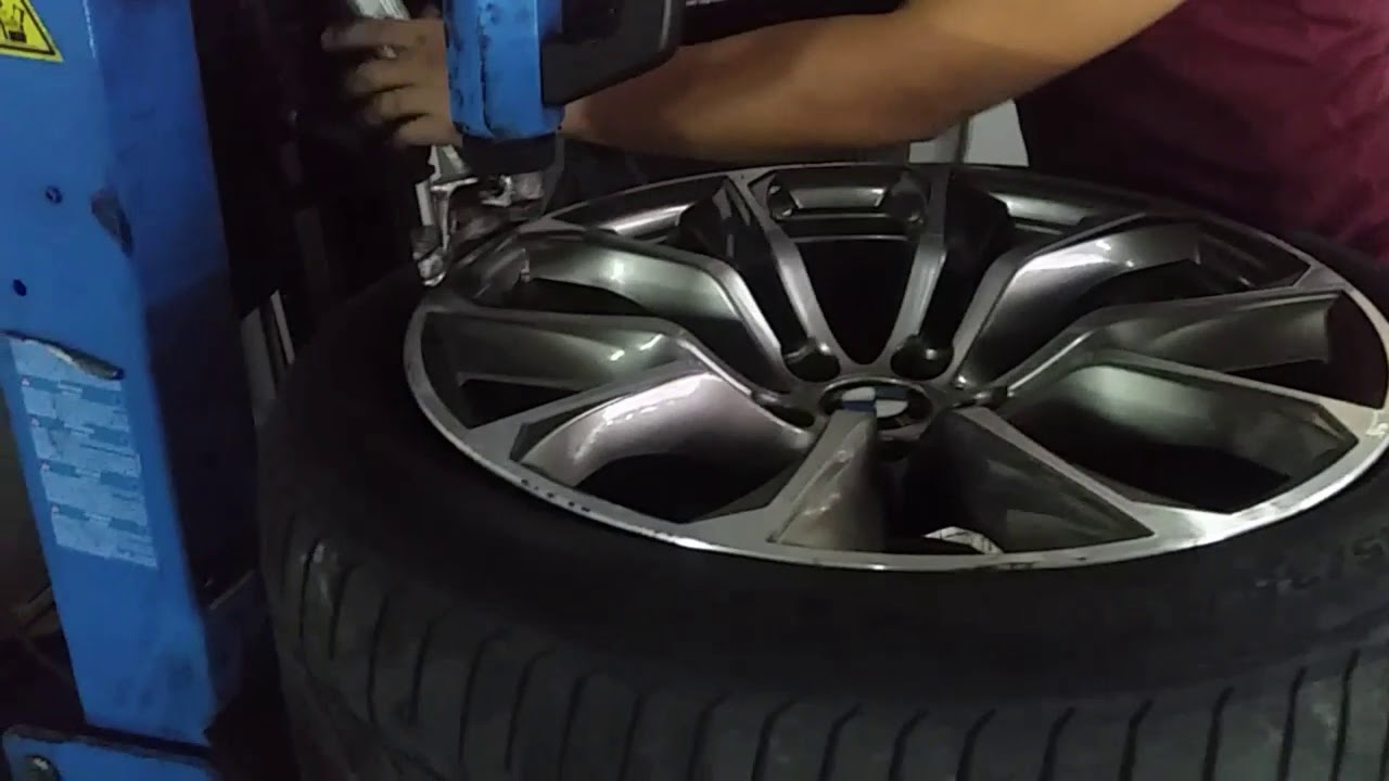 RUNFLAT Tires Dismounted and Re mounted on BMW X6 Wheels HD 720p