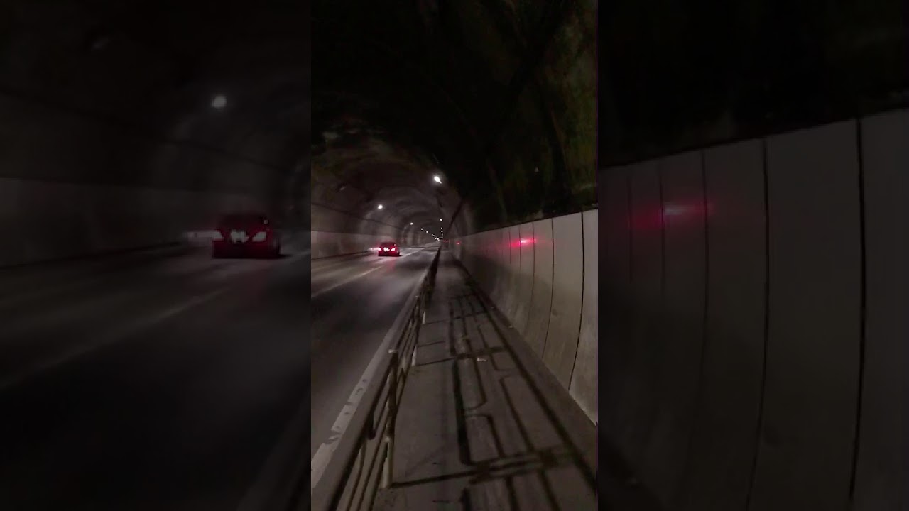 ベンツS トンネル加速音