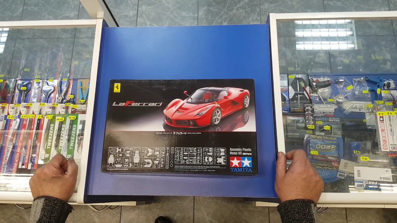 Tamiya 24333 Ferrari LaFerrari – Огляд вмісту – Модельний магазин Олімпієць