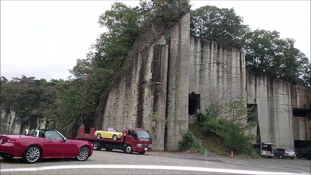 フェラーリなどのクラッシックカーが集結！貞子のロケの廃墟の横【廃墟・大谷石地下採掘場跡及び、旧陸軍基地】