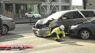 車が車両に突っ込み…５台絡む事故　秋田