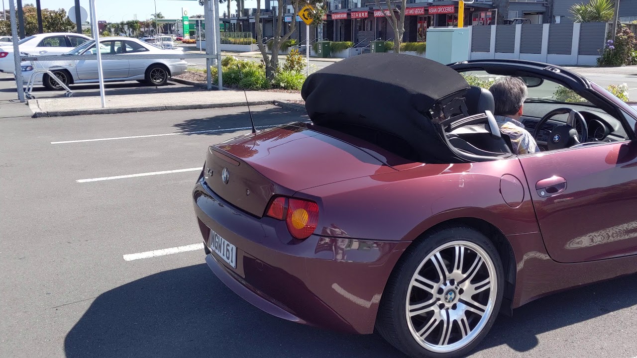 2004 Burgandy BMW Z4