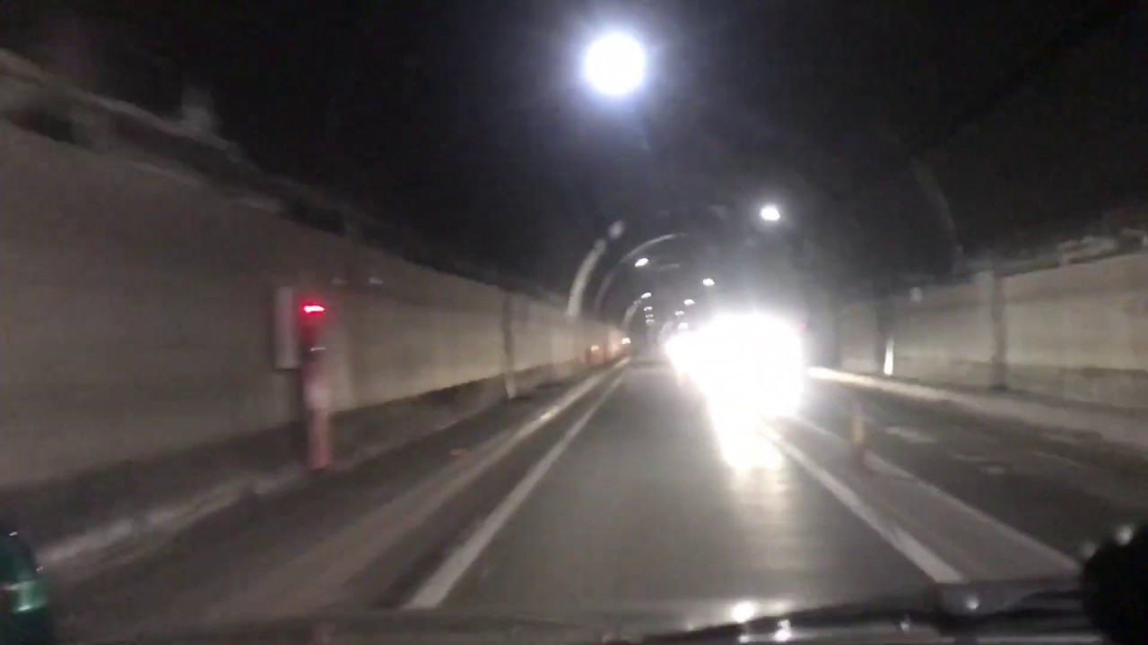 パジェロミニで国道299号の正丸トンネルを抜けたところ