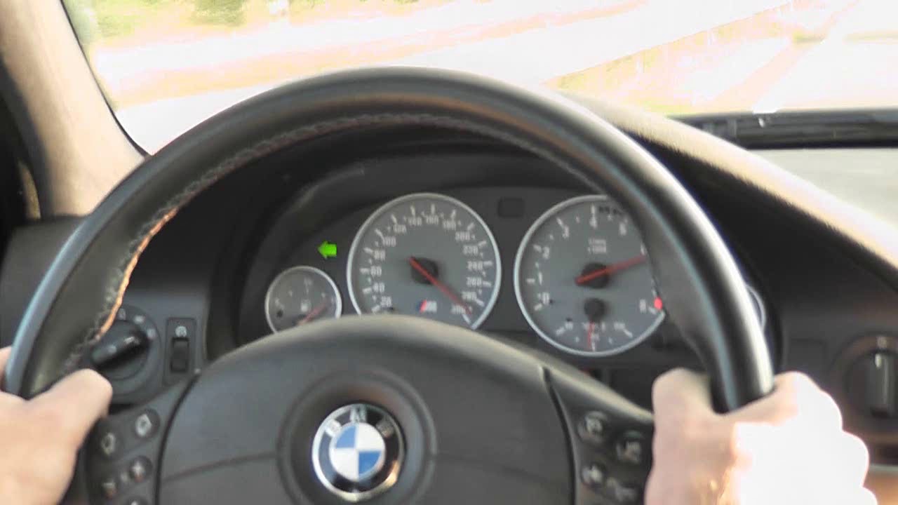 BMW E39 M5 200-300km/u acceleration in 6th gear
