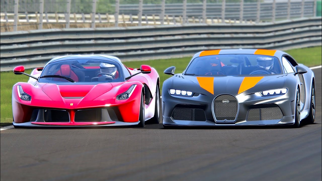 Bugatti Chiron Super Sport 300+ vs Ferrari LaFerrari - Highlands