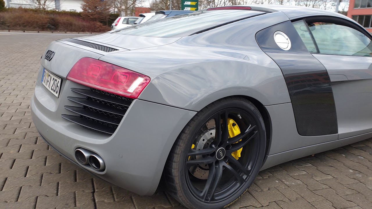 Gated Manual Audi R8 V8 FSI - Loud Startup and Acceleration