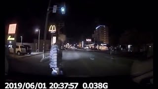 ［ドライブレコーダー］フロントガラス男に憧れた結果…