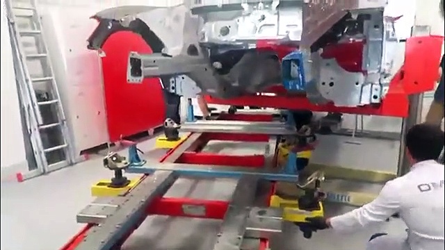 Collision repair training on Celette frame machine at Bakrc Otomotiv