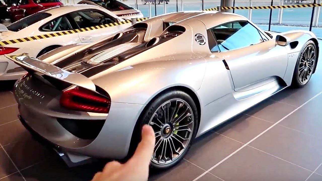 MY FRIEND BOUGHT A £1M PORSCHE 918 SPYDER!