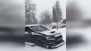 雪道でドリフトをするインプレッサたち SUBARU WRX STI