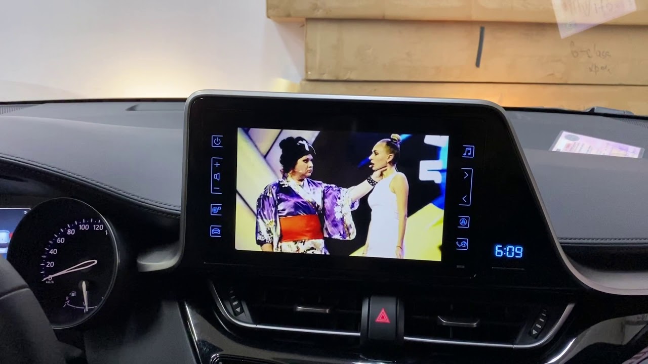 Toyota C-HR – доп мультимедиа на штатный монитор