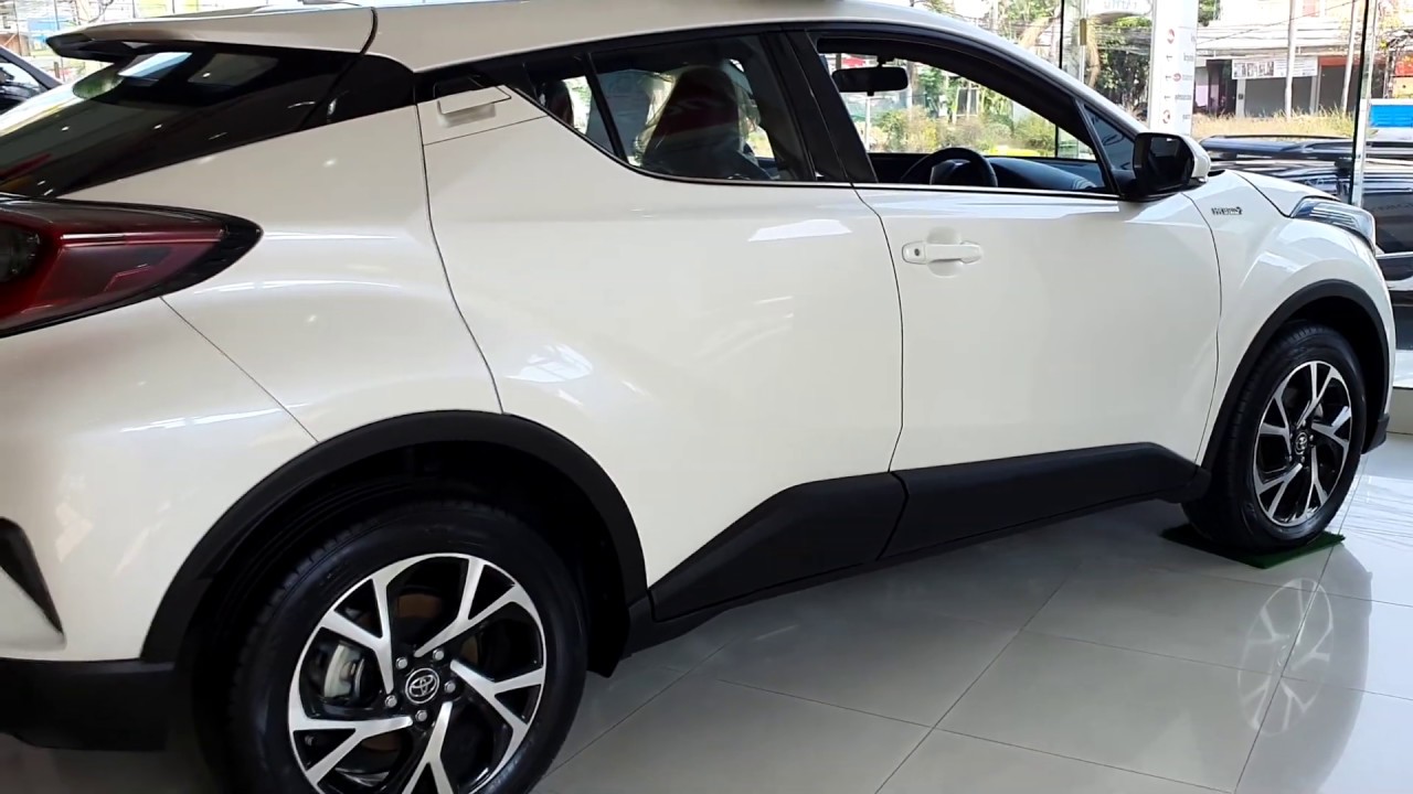 Toyota C-HR 1.8 HV MID ราคา 1,079,000 บาท