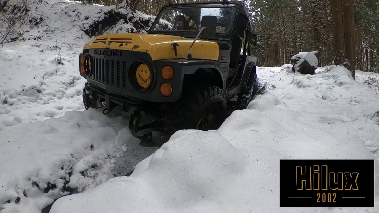 古いジムニーで雪遊び suzuki sj10