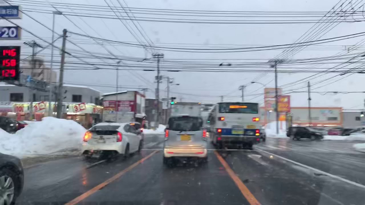 ドライブレコーダー風　北１条通りで宮の沢方面へ