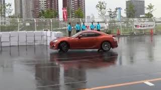 なんだこの車庫入れ技術！すごいなんてもんじゃない！！