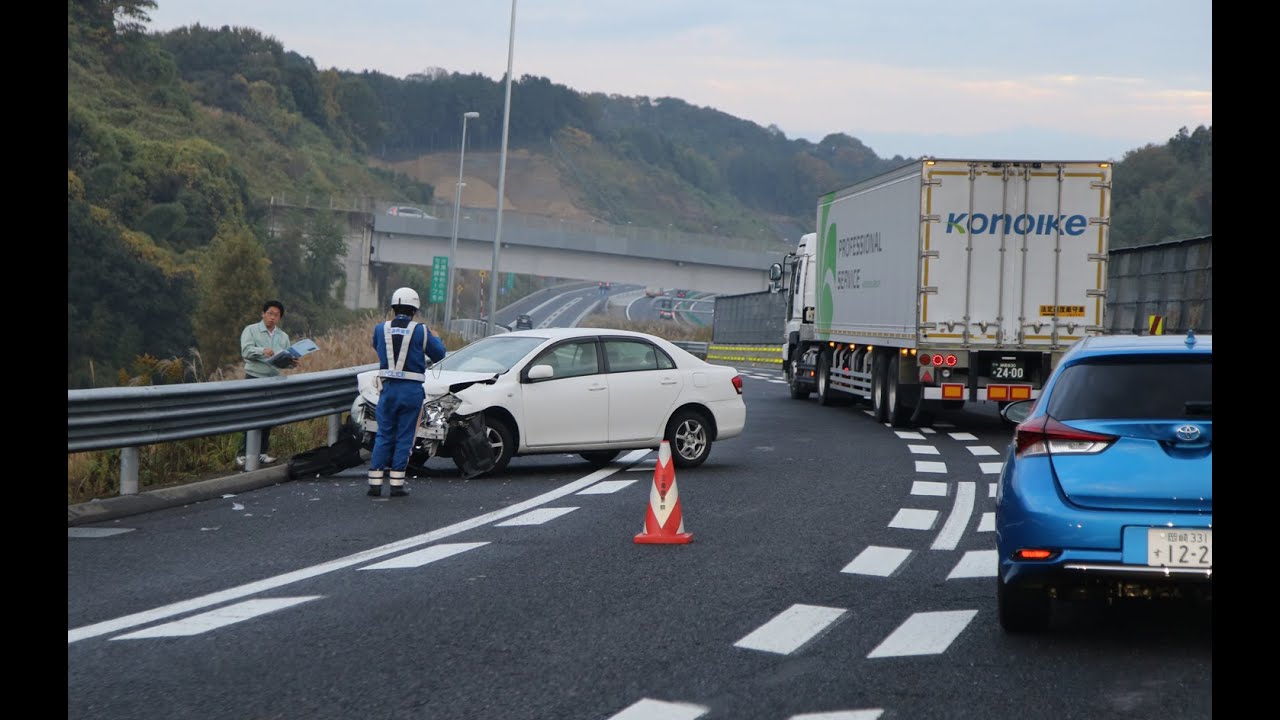 亀山ジャンクションでの事故処理の様子 ドライブレコーダー映像