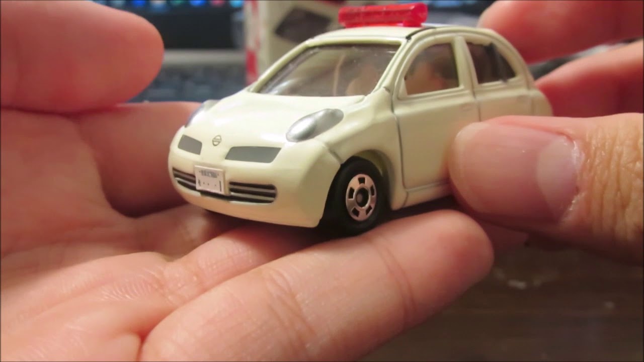 2005干支　はつゆめトミカ　日産 マーチ(ニワトリカラー)