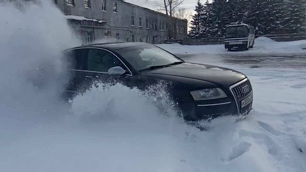 AUDI S8 V10 5.2 QUATTRO