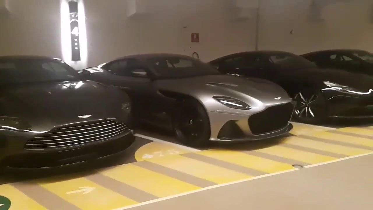 Aston Martin DB11 x6 & Aston Martin DBS Monaco