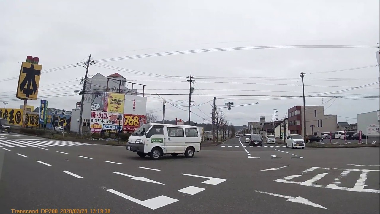 【ドライブレコーダー】交差点での右折ダッシュ
