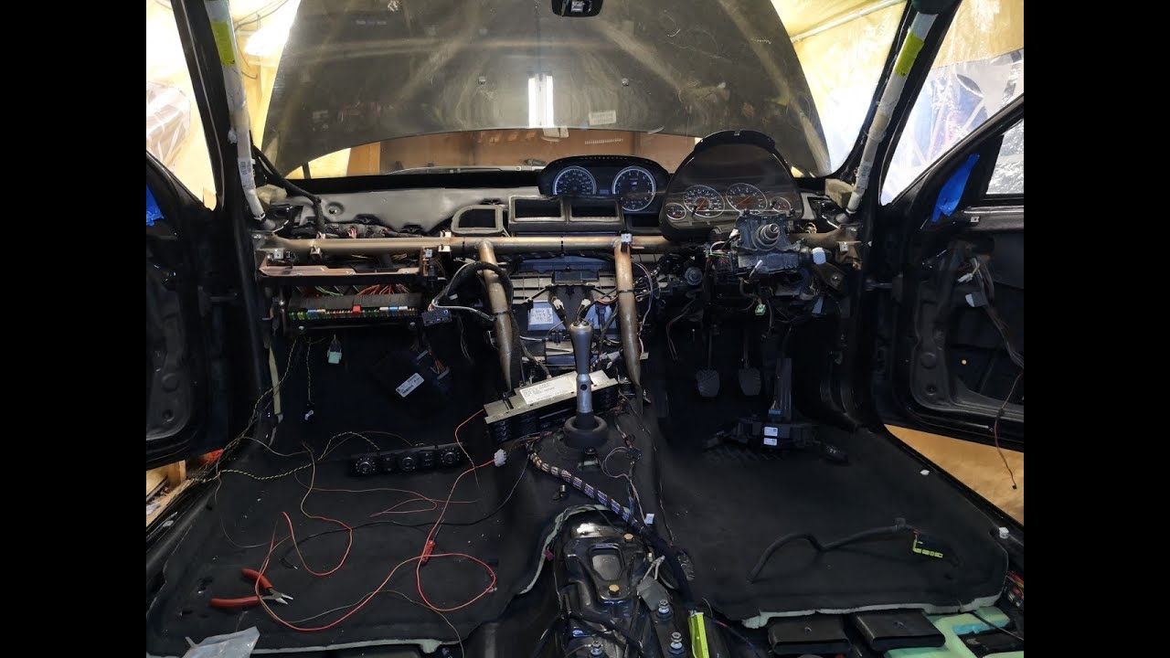 E39 M5 S85 V10 Swap Interior refit and wiring