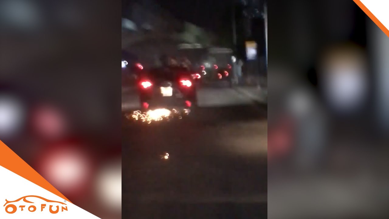 Xe Mazda CX5 gây tai nạn vừa bỏ chạy vừa kéo lê xe máy trên đường Phạm Văn Đồng | OTOFUN